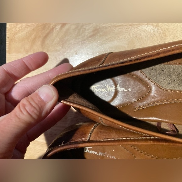 Thom Mcan slip on loafers in size 8W in good condition. See pics for details - Picture 9 of 11